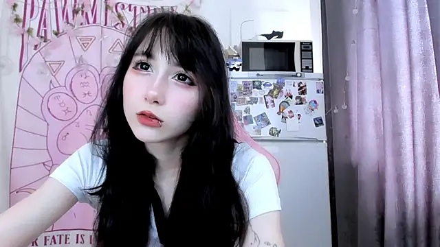 Holy420lolii online show from June 12, 2026, 1:09 pm