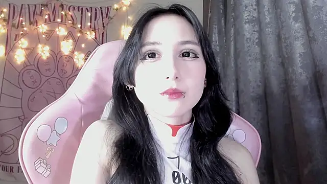 Holy420lolii online show from November 9, 2025, 6:45 pm