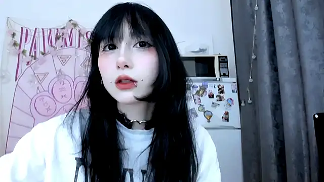 Holy420lolii online show from June 14, 2026, 5:14 pm