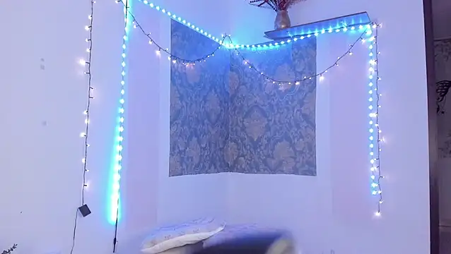 Eva Lee  online show from April 7, 2026, 10:06 am