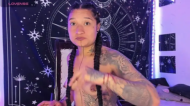 Snapshot of Eva_Lee_ chatting on October 8, 2025, 7:43 am Eva Lee online show from October 8, 2025, 7:43 am