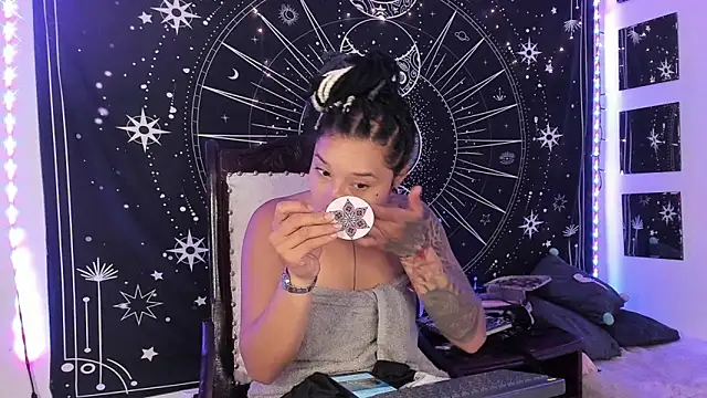 Snapshot of Eva_Lee_ chatting on October 1, 2025, 8:30 am Eva Lee online show from October 1, 2025, 8:30 am