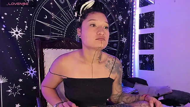 Snapshot of Eva_Lee_ chatting on October 4, 2025, 9:22 am Eva Lee online show from October 4, 2025, 9:22 am