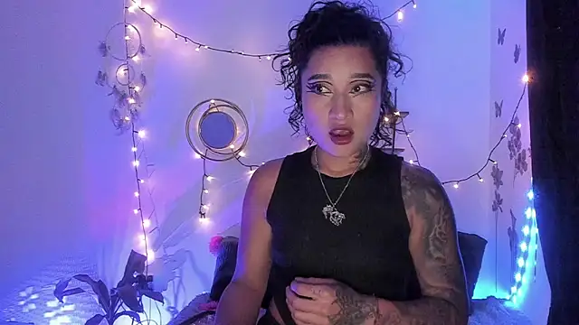 Snapshot of Eva_Lee_ chatting on February 18, 2025, 6:37 am Eva Lee online show from February 18, 2025, 6:37 am