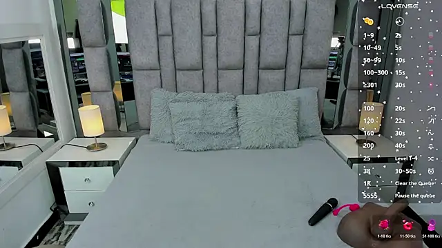 Snapshot of EMMAHILL1 chatting on November 12, 2025, 11:25 am EMMAHILL1 online show from November 12, 2025, 11:25 am