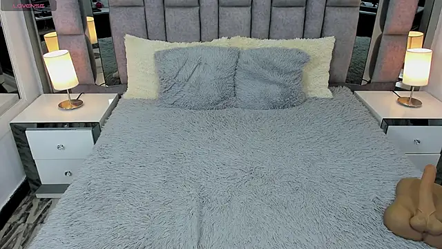 Snapshot of EMMAHILL1 chatting on March 6, 2025, 7:32 pm EMMAHILL1 online show from March 6, 2025, 7:32 pm