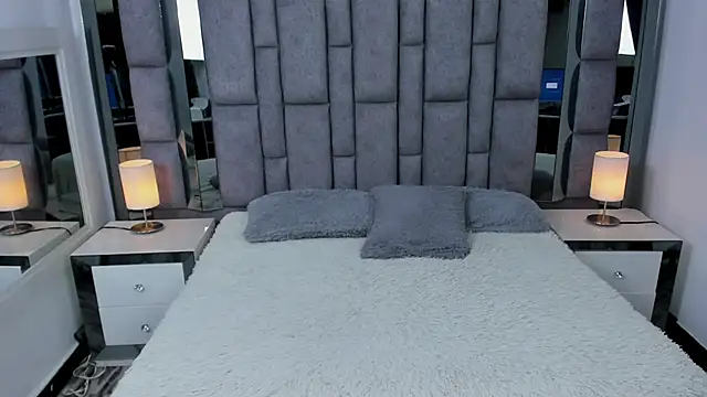 Snapshot of EMMAHILL1 chatting on December 16, 2025, 11:14 am EMMAHILL1 online show from December 16, 2025, 11:14 am