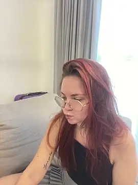 lovebellagrey online show from March 24, 2026, 11:32 am