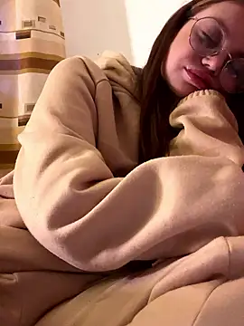 Snapshot of lovebellagrey chatting on January 9, 2026, 1:40 pm lovebellagrey online show from January 9, 2026, 1:40 pm