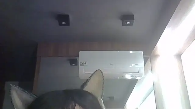 Skinny-Kitten online show from June 2, 2026, 4:01 am