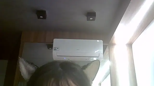 Skinny-Kitten online show from April 18, 2026, 4:53 pm