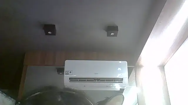 Skinny-Kitten online show from April 14, 2026, 4:01 pm