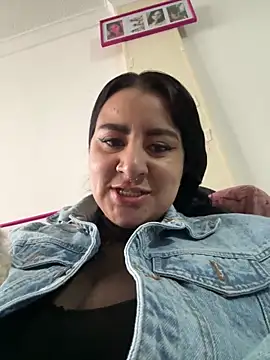 Abril Luv online show from March 7, 2026, 11:49 am