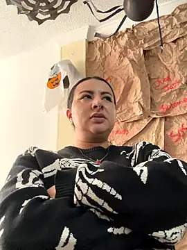 Snapshot of Abril_Luv chatting on October 27, 2025, 1:34 pm Abril Luv online show from October 27, 2025, 1:34 pm