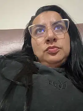 Snapshot of Abril_Luv chatting on November 28, 2025, 2:12 am Abril Luv online show from November 28, 2025, 2:12 am