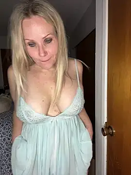 Snapshot of Sexual_Lovable_Doll chatting on March 23, 2025, 7:20 am Sexual Lovable Doll online show from March 23, 2025, 7:20 am