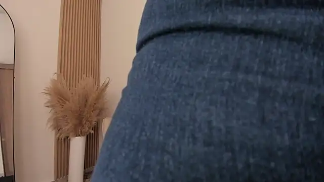 Snapshot of wandathompson_ chatting on September 11, 2025, 11:10 am wandathompson online show from September 11, 2025, 11:10 am