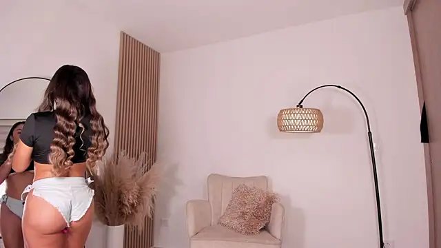 Snapshot of wandathompson_ chatting on March 7, 2025, 11:07 am wandathompson online show from March 7, 2025, 11:07 am