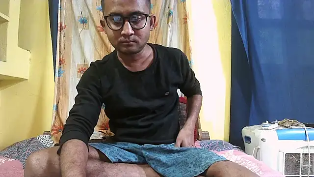 Cute boy2000 online show from March 12, 2025, 1:36 am