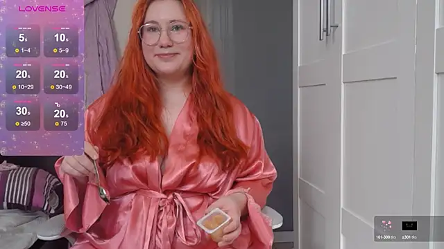 Snapshot of FluffyRainbowKity chatting on September 12, 2025, 10:04 am FluffyRainbowKity online show from September 12, 2025, 10:04 am