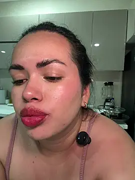 Snapshot of andra_rose chatting on May 6, 2026, 1:42 am andra rose online show from May 6, 2026, 1:42 am