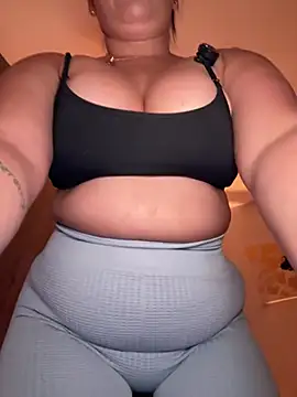 Snapshot of andra_rose chatting on May 28, 2026, 11:10 pm andra rose online show from May 28, 2026, 11:10 pm