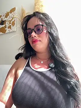 Snapshot of andra_rose chatting on May 31, 2026, 3:07 pm andra rose online show from May 31, 2026, 3:07 pm