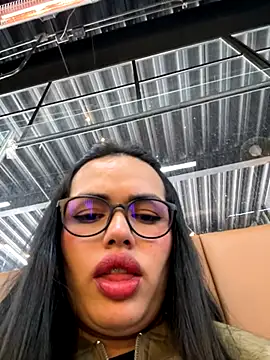 Snapshot of andra_rose chatting on November 14, 2025, 7:39 pm andra rose online show from November 14, 2025, 7:39 pm