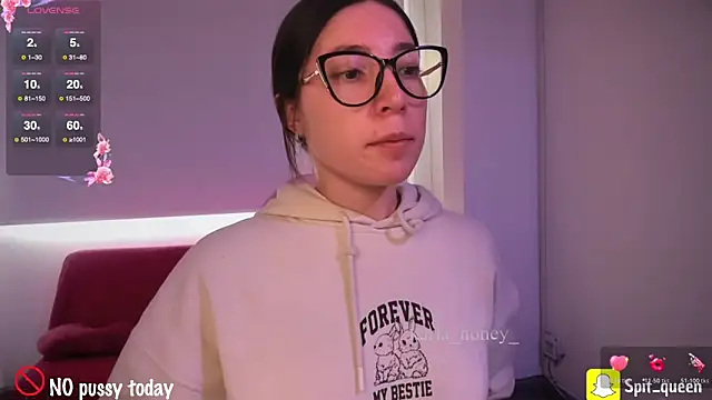 Snapshot of Spit_queen chatting on October 30, 2025, 4:15 pm Spit queen online show from October 30, 2025, 4:15 pm