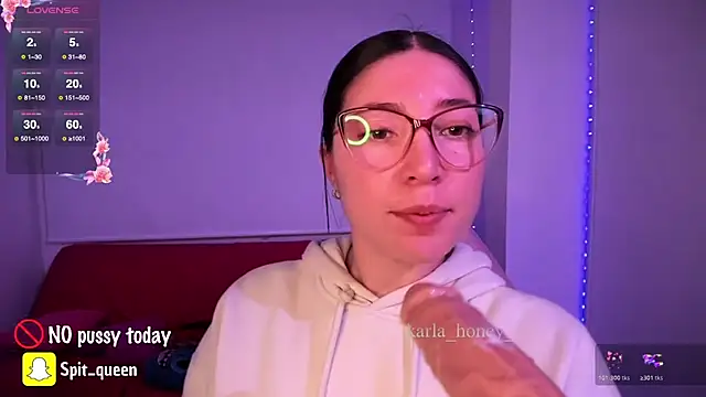 Snapshot of Spit_queen chatting on October 29, 2025, 11:58 pm Spit queen online show from October 29, 2025, 11:58 pm