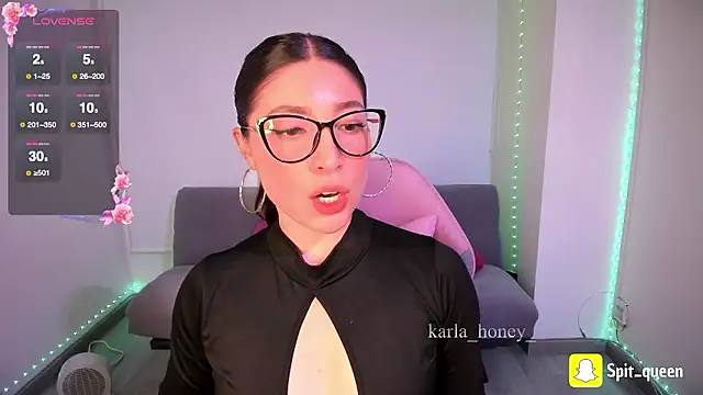 Snapshot of Spit_queen chatting on January 9, 2026, 12:50 am Spit queen online show from January 9, 2026, 12:50 am