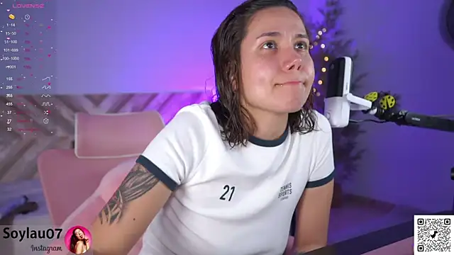 imjess01 online show from April 20, 2026, 3:46 pm