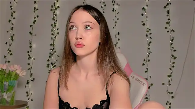 Amelia Lein online show from December 2, 2025, 10:55 pm