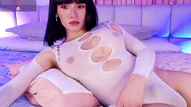 Snapshot of sweetieluna01 chatting on November 3, 2025, 7:28 pm sweetieluna01 online show from November 3, 2025, 7:28 pm