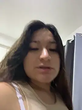 Snapshot of LuceroRm chatting on November 13, 2025, 4:05 am LuceroRm online show from November 13, 2025, 4:05 am