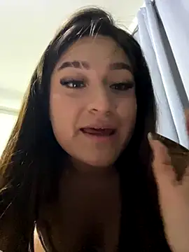 Snapshot of LuceroRm chatting on October 28, 2025, 5:50 am LuceroRm online show from October 28, 2025, 5:50 am