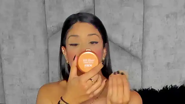 EmmaWillde online show from January 31, 2025, 4:17 pm