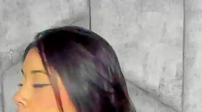 EmmaWillde online show from January 15, 2025, 9:51 pm