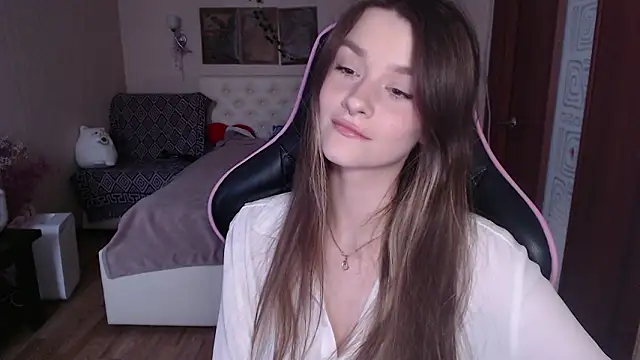 jeann elsaa online show from March 13, 2026, 3:44 am