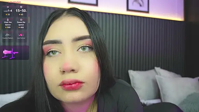 haylie  online show from December 19, 2025, 3:43 am