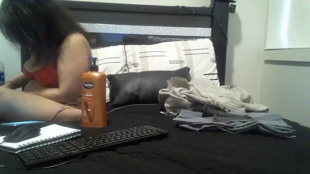 Snapshot of lofibunni chatting on January 11, 2026, 8:38 pm lofibunni online show from January 11, 2026, 8:38 pm