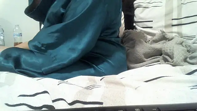 Snapshot of lofibunni chatting on July 5, 2026, 10:16 pm lofibunni online show from July 5, 2026, 10:16 pm