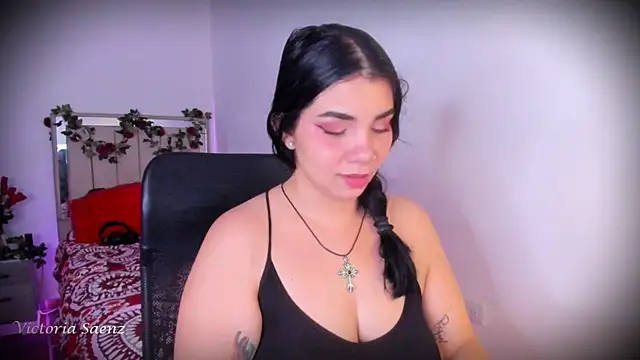 victoriaasaenz  online show from April 10, 2026, 12:39 am