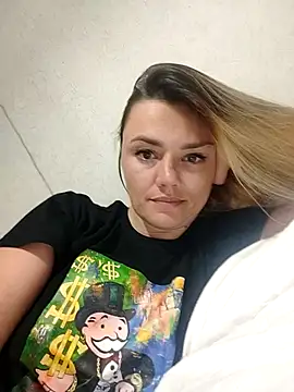 KrissSexi online show from October 3, 2025, 7:04 pm