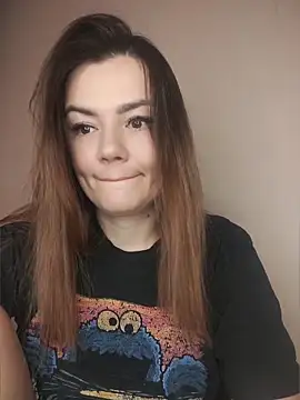 KrissSexi online show from April 19, 2026, 6:14 am