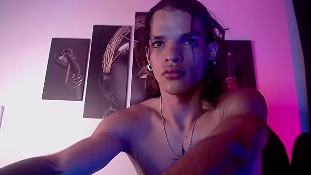 Snapshot of AlbertBernal69 chatting on November 7, 2025, 3:55 am AlbertBernal69 online show from November 7, 2025, 3:55 am