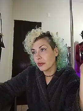 Snapshot of MariLouM chatting on July 7, 2026, 7:17 pm MariLouM online show from July 7, 2026, 7:17 pm