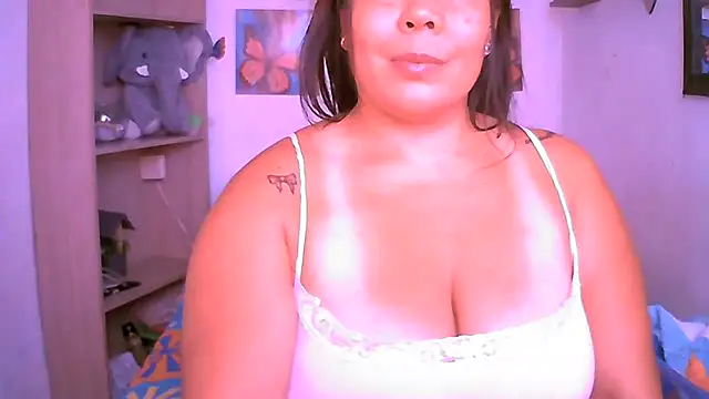 Snapshot of ChiaraFioree chatting on May 3, 2026, 8:45 pm ChiaraFioree online show from May 3, 2026, 8:45 pm