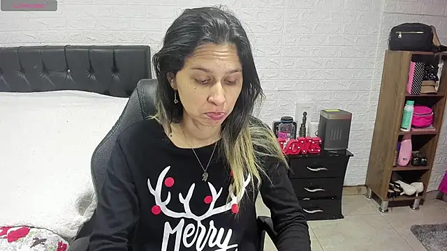 Snapshot of lauren_ashlee chatting on December 31, 2024, 1:19 pm lauren ashlee online show from December 31, 2024, 1:19 pm