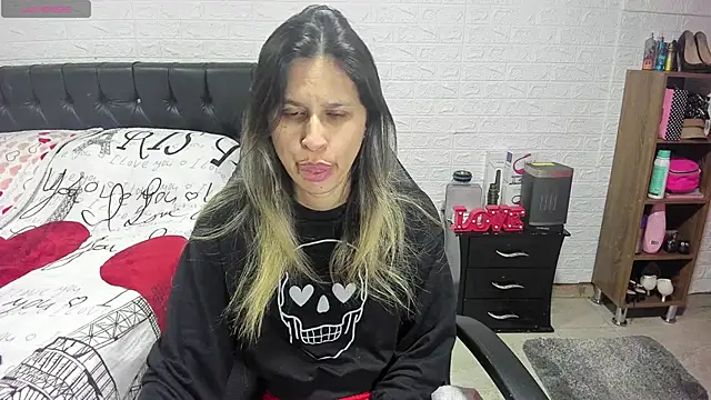 Snapshot of lauren_ashlee chatting on January 3, 2025, 2:19 pm lauren ashlee online show from January 3, 2025, 2:19 pm